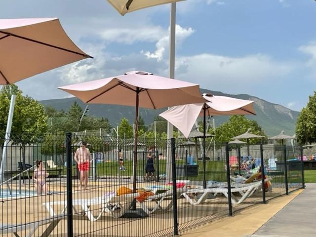 Chalet Adosado Entero, Bbq Y Piscina Comunitaria Sabiñánigo Εξωτερικό φωτογραφία