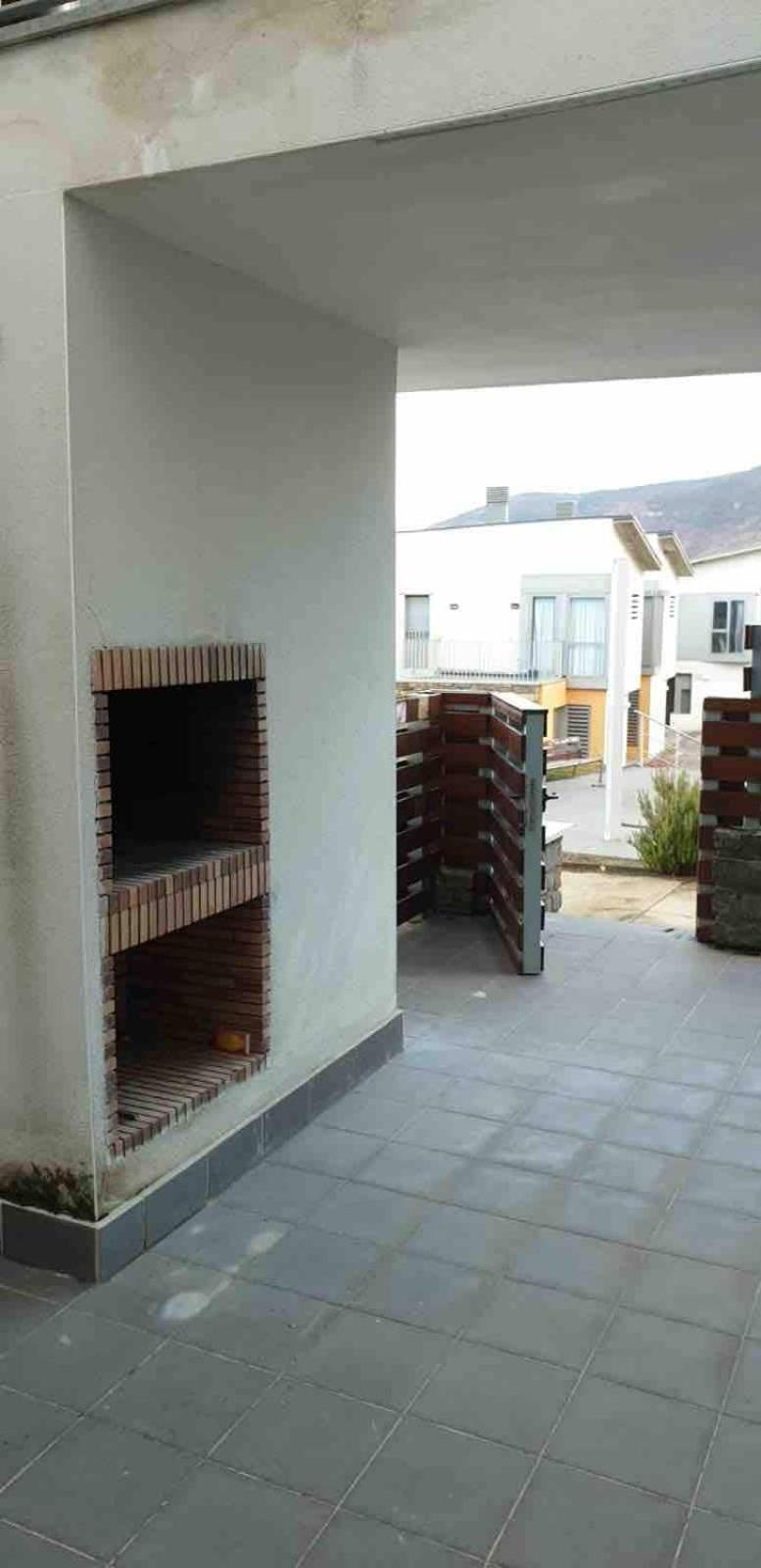 Chalet Adosado Entero, Bbq Y Piscina Comunitaria Sabiñánigo Εξωτερικό φωτογραφία